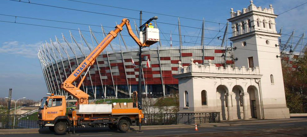 Iluminacja Mostu Poniatowskiego w Warszawie